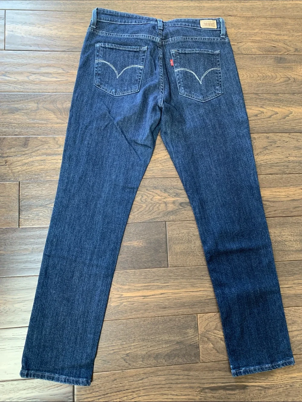 Levi's Women's Classic Mid Rise Skinny Straight-Leg Denim Jeans.Pre-Owned. 31x29 - Picture 7 of 7